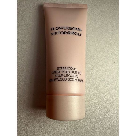 Viktor & Rolf Flowerbomb By Viktor & Rolf Voluptuous Body Cream 1.36oz - Picture 1 of 5